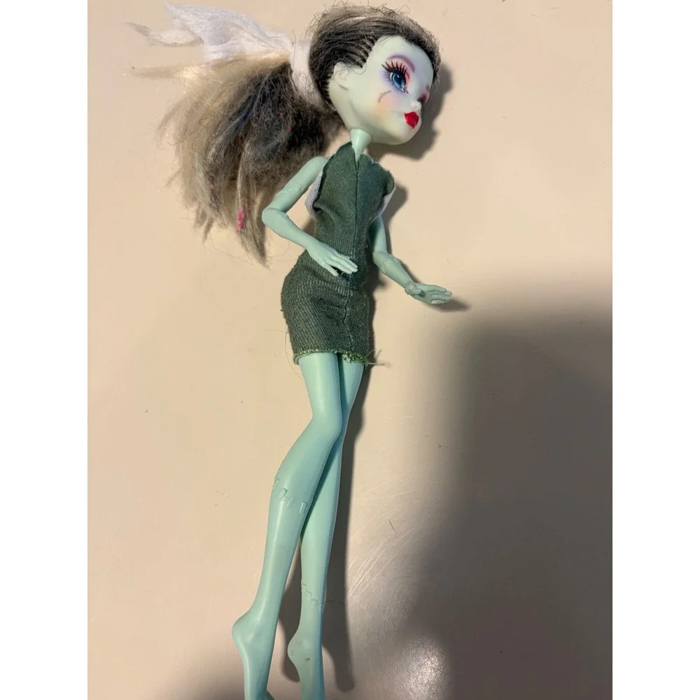 Monster High Frankie Stein Doll Mint Green Stitched Custom Base 10.5 Inch